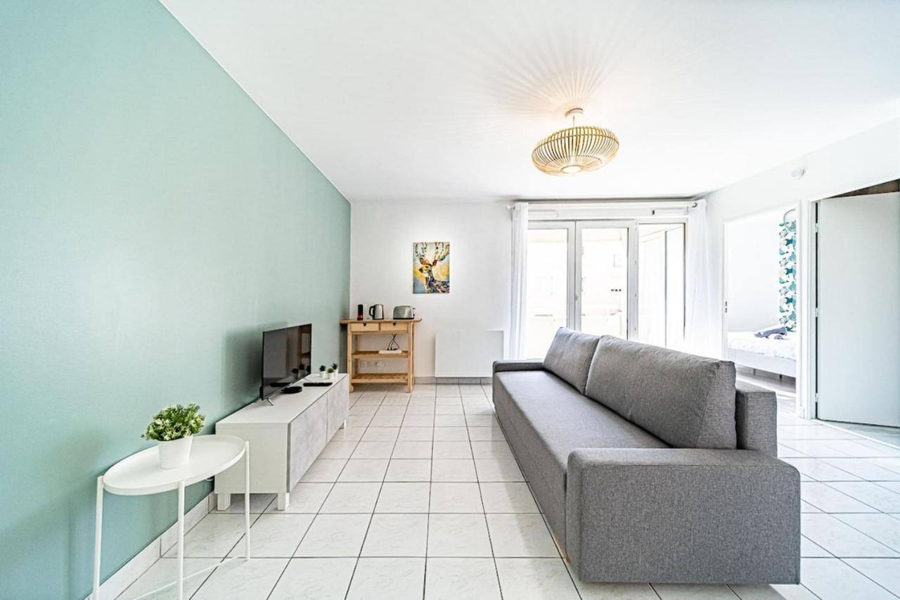 Appartement Cosy Avec Balcony And Garage-Charpennes Villeurbanne Luaran gambar