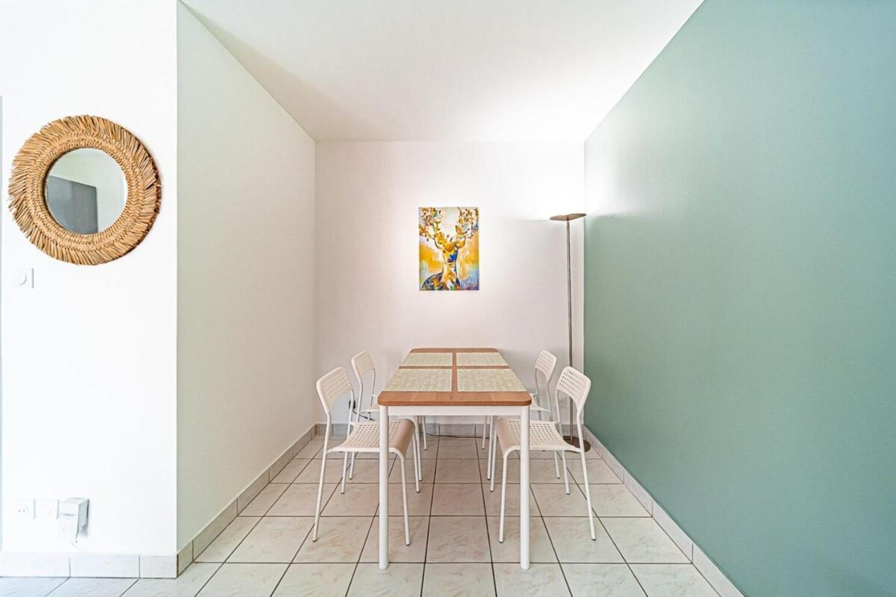 Appartement Cosy Avec Balcony And Garage-Charpennes Villeurbanne Luaran gambar