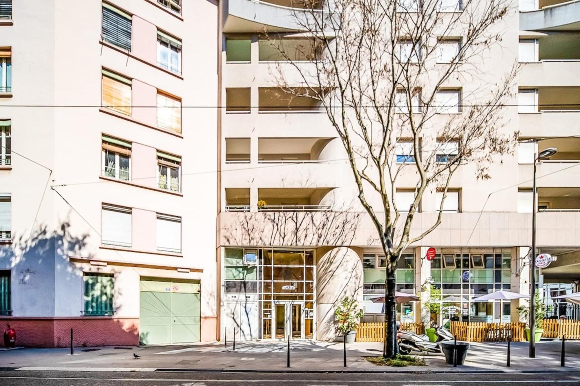 Appartement Cosy Avec Balcony And Garage-Charpennes Villeurbanne Luaran gambar